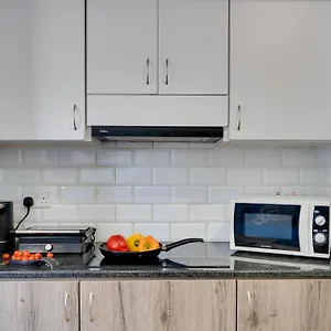  Apartament Atlantis 50m From Makenzy Seafront Cypr